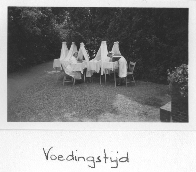 babys in de ziekenhuistuin voeden